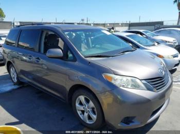  Salvage Toyota Sienna