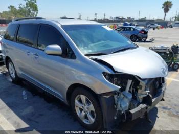  Salvage Toyota Sienna