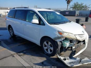  Salvage Toyota Sienna