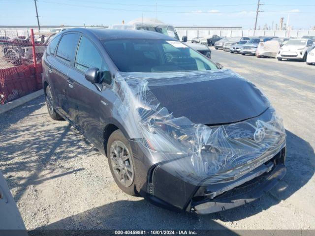  Salvage Toyota Prius v