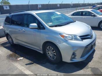  Salvage Toyota Sienna