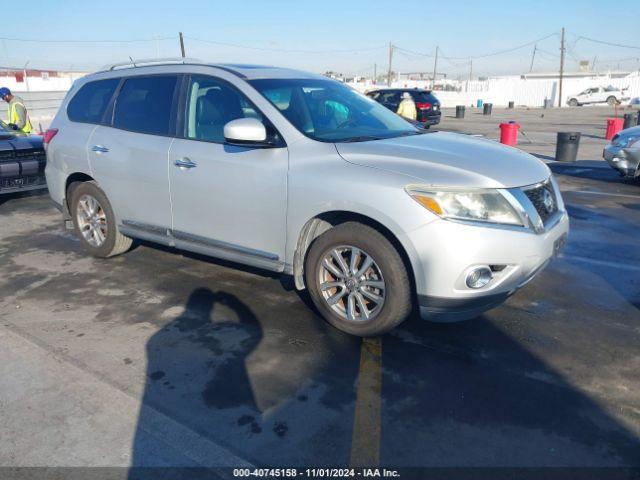  Salvage Nissan Pathfinder