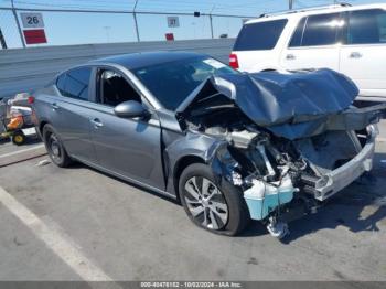  Salvage Nissan Altima