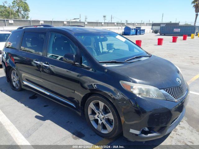  Salvage Toyota Sienna