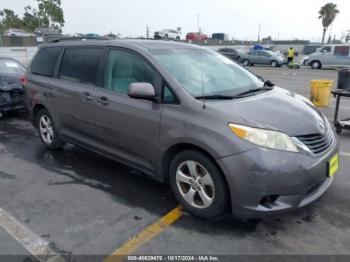  Salvage Toyota Sienna