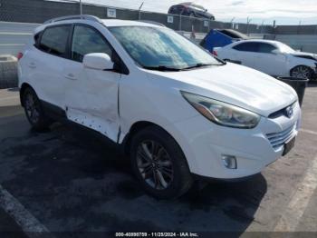  Salvage Hyundai TUCSON