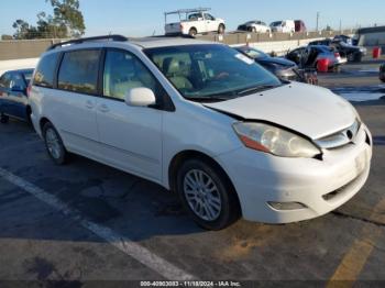  Salvage Toyota Sienna