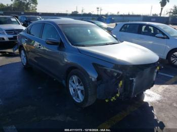  Salvage Nissan Altima