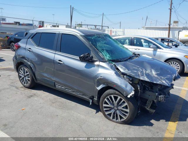  Salvage Nissan Kicks