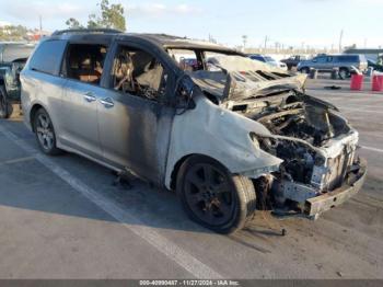  Salvage Toyota Sienna