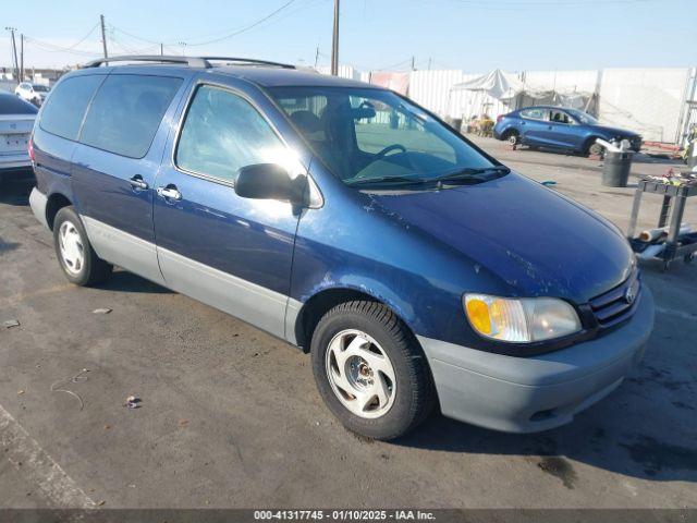  Salvage Toyota Sienna