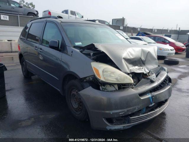  Salvage Toyota Sienna