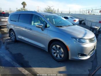  Salvage Chrysler Pacifica