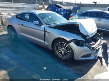  Salvage Ford Mustang