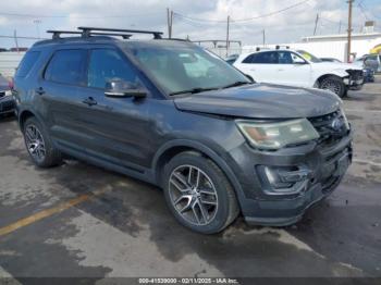  Salvage Ford Explorer