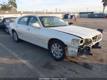  Salvage Lincoln Towncar