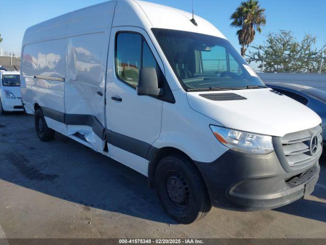  Salvage Mercedes-Benz Sprinter 2500