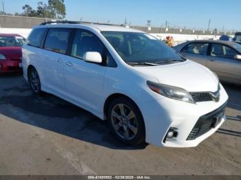  Salvage Toyota Sienna