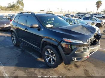  Salvage Jeep Cherokee