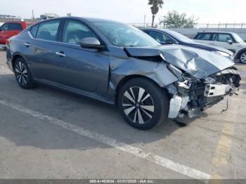  Salvage Nissan Altima