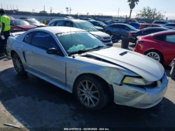  Salvage Ford Mustang