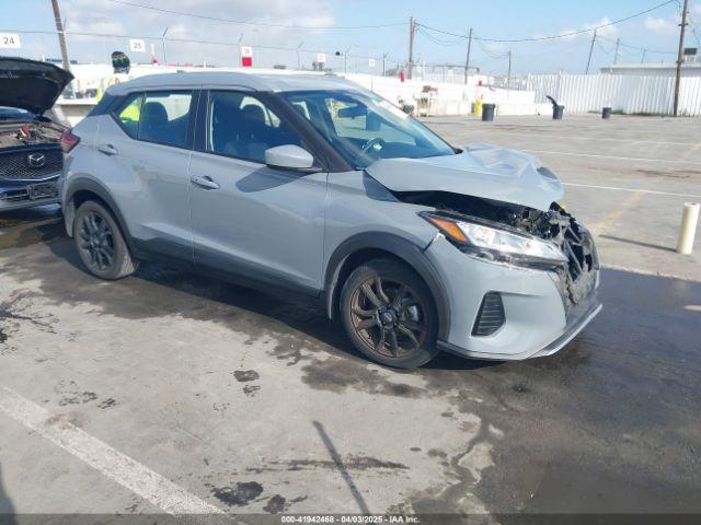 Salvage Nissan Kicks