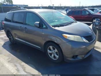  Salvage Toyota Sienna