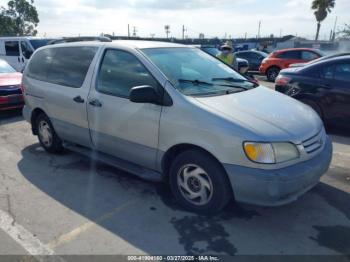  Salvage Toyota Sienna