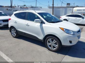  Salvage Hyundai TUCSON