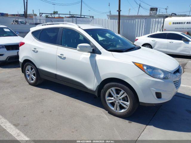  Salvage Hyundai TUCSON