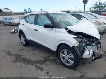  Salvage Nissan Kicks