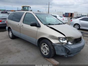  Salvage Toyota Sienna