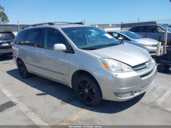  Salvage Toyota Sienna