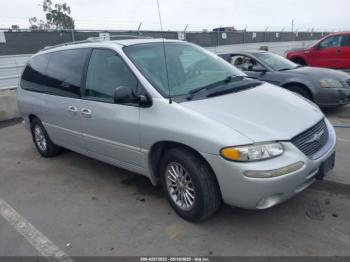  Salvage Chrysler Town & Country