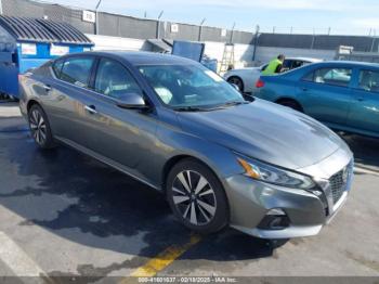  Salvage Nissan Altima