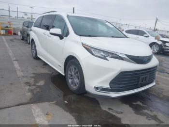 Salvage Toyota Sienna
