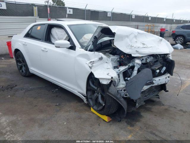  Salvage Chrysler 300
