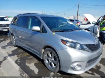  Salvage Toyota Sienna
