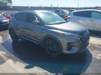  Salvage Nissan Kicks