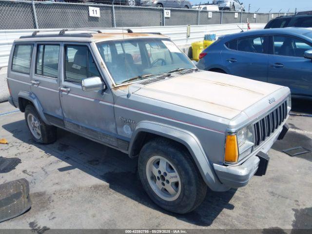  Salvage Jeep Cherokee