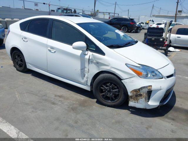  Salvage Toyota Prius