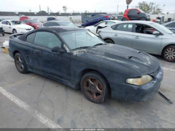  Salvage Ford Mustang