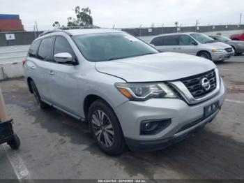  Salvage Nissan Pathfinder