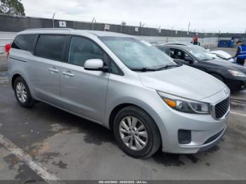  Salvage Kia Sedona