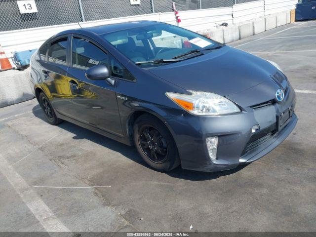  Salvage Toyota Prius