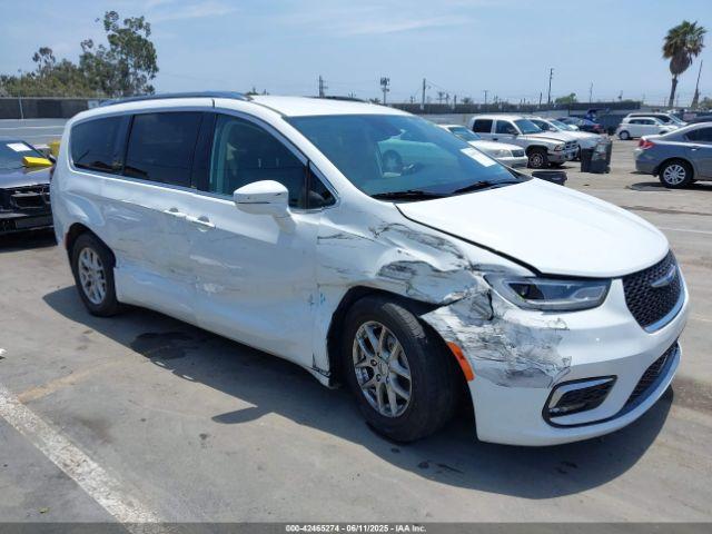  Salvage Chrysler Pacifica
