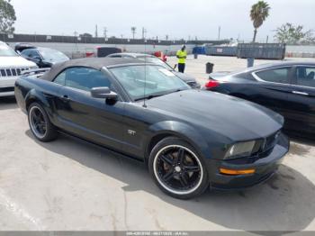  Salvage Ford Mustang