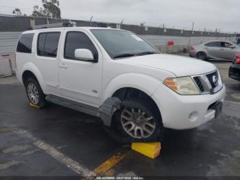  Salvage Nissan Pathfinder