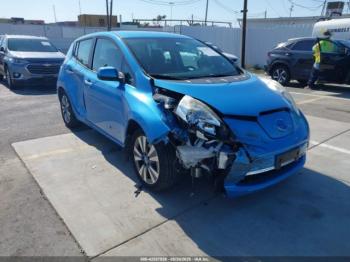  Salvage Nissan LEAF