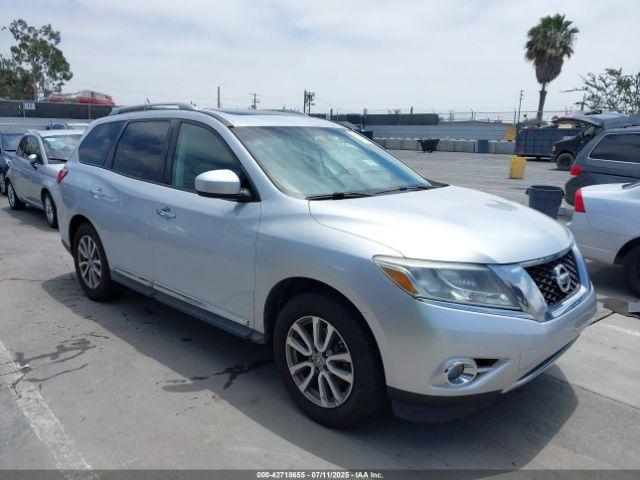  Salvage Nissan Pathfinder
